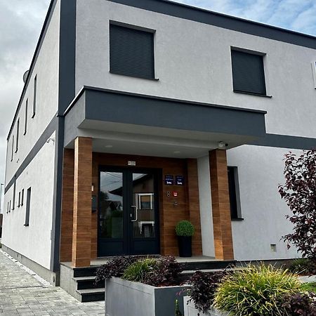 Roomsb Slavonski Brod Exterior foto