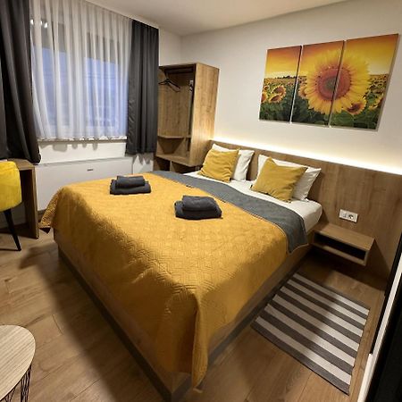 Roomsb Slavonski Brod Exterior foto