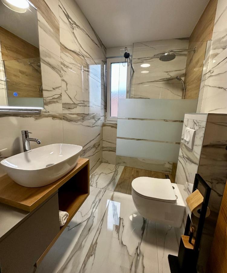 Roomsb Slavonski Brod Exterior foto