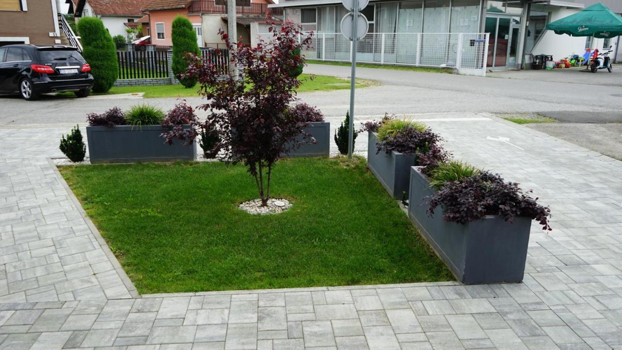 Roomsb Slavonski Brod Exterior foto